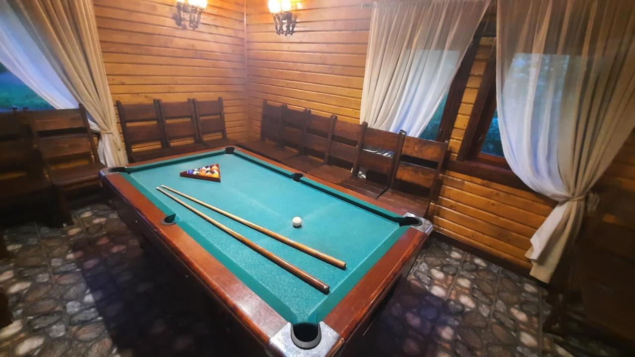 Lisoviy Zatyshok, Z Vidkrutum Litnim Baseynom Hotel Slavske Luaran gambar