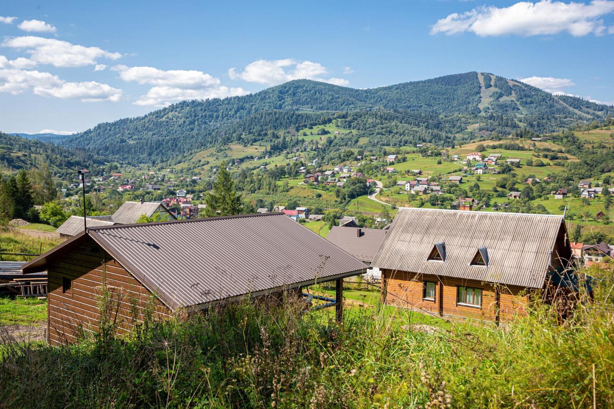 Lisoviy Zatyshok, Z Vidkrutum Litnim Baseynom Hotel Slavske Luaran gambar