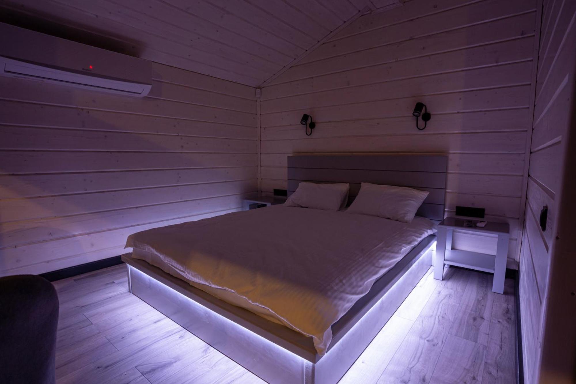 Lisoviy Zatyshok, Z Vidkrutum Litnim Baseynom Hotel Slavske Luaran gambar