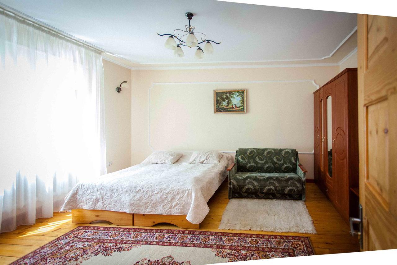 Lisoviy Zatyshok, Z Vidkrutum Litnim Baseynom Hotel Slavske Luaran gambar