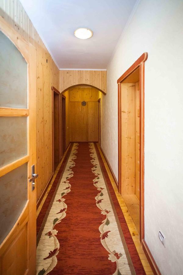 Lisoviy Zatyshok, Z Vidkrutum Litnim Baseynom Hotel Slavske Luaran gambar