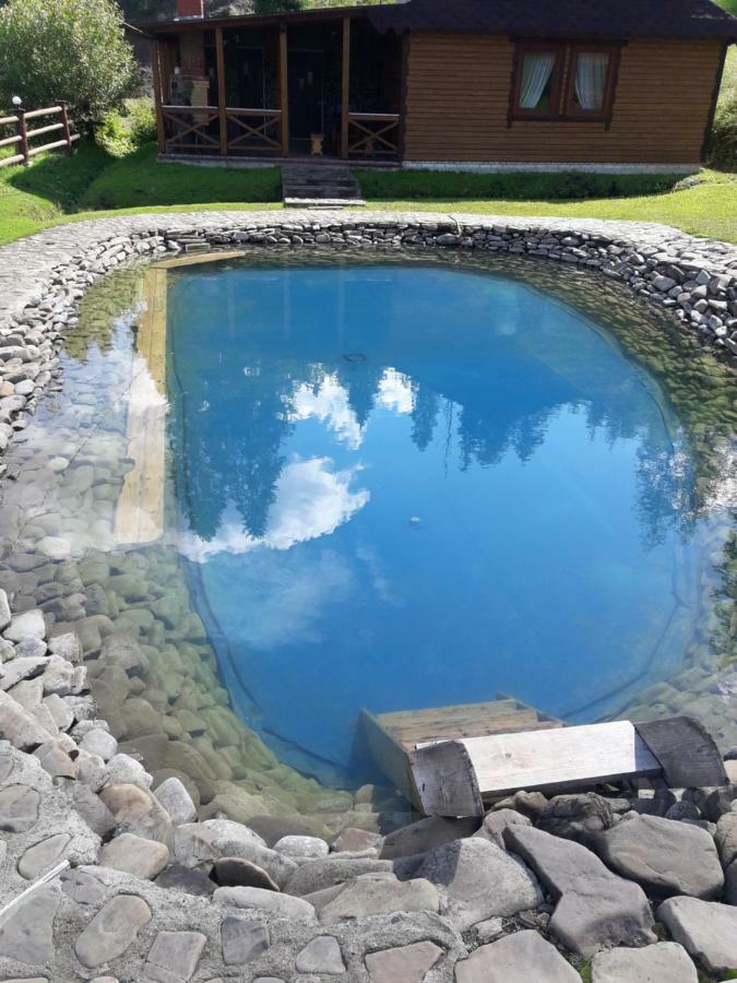 Lisoviy Zatyshok, Z Vidkrutum Litnim Baseynom Hotel Slavske Luaran gambar